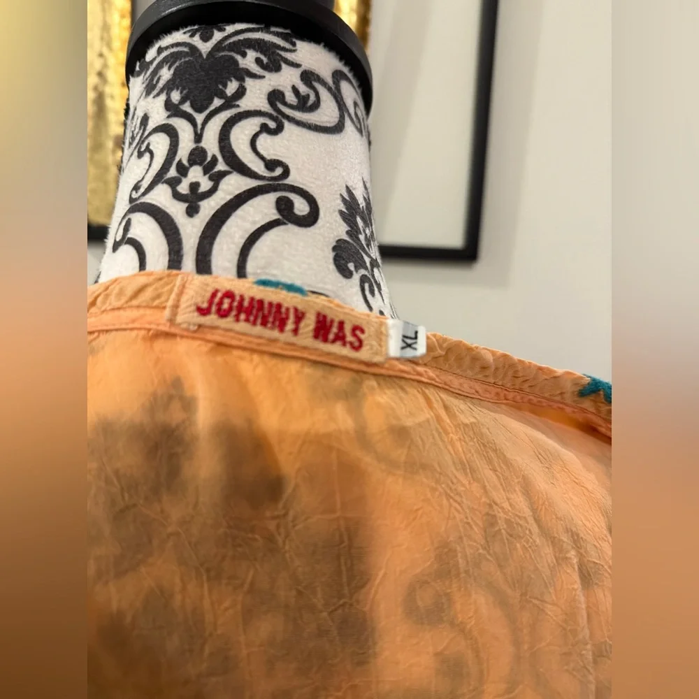 Johnny Was Peach Embroidered V-Neck Top - Picture 8 of 9